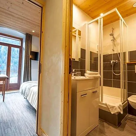 Hotell La Pointe Percee 2*